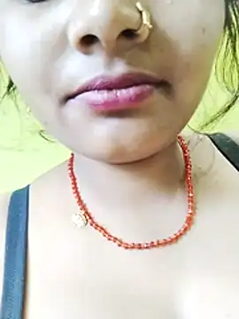 kiara-simmi 现场XXX聊天