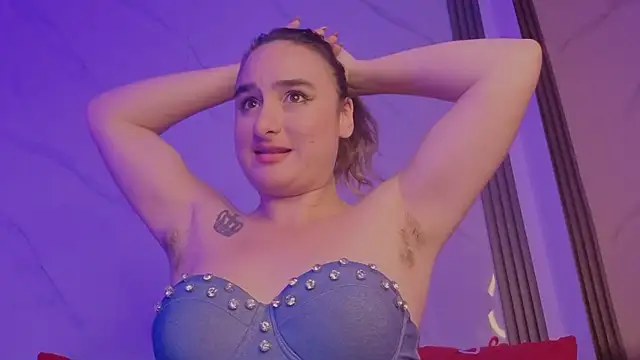 CandyQueenGold Chat XXX live