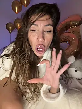 Czat XXX na żywo – Amani_thewolf