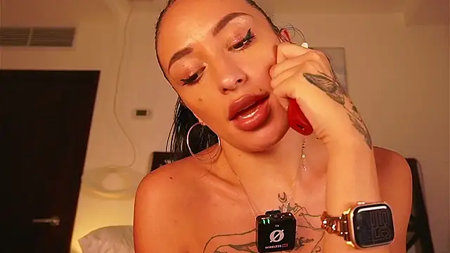 LunaMystyqueのライブXXXチャット