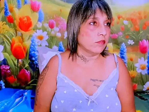 indianroxy's Live XXX Chat