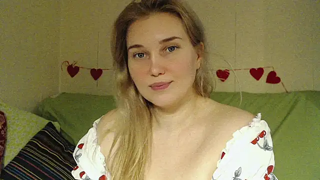 mmmPinUpGirl 现场XXX聊天