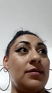 YiingandYang élő XXX-chatje