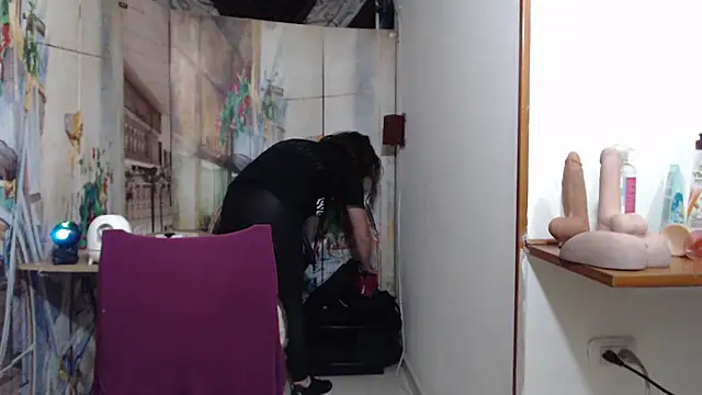 Chat XXX en directo de curly_greeneyed