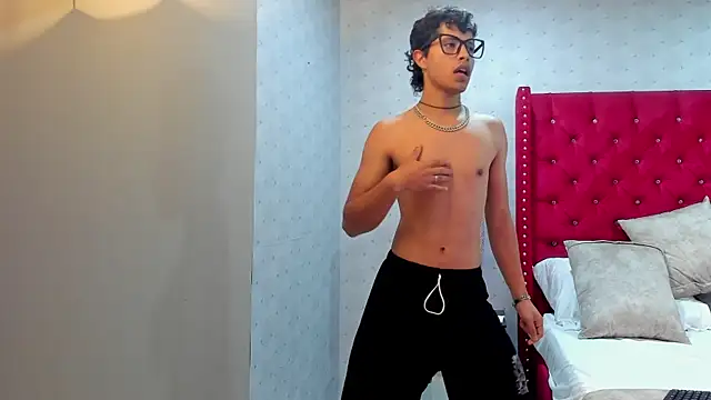 Escanor_Hot élő XXX-chatje