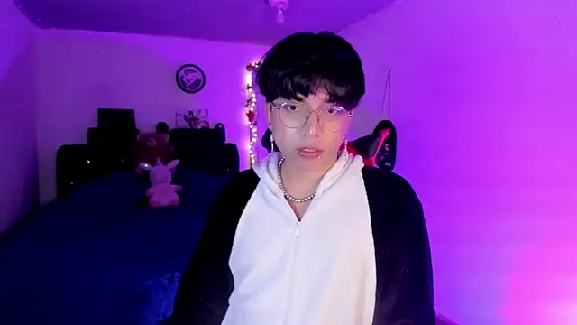 AnggelONfiree élő XXX-chatje