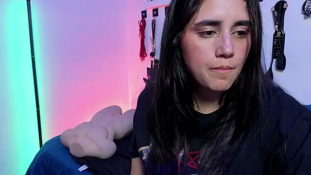 elowen_halley1's Live XXX Chat