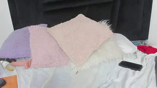 Naugthy_Sara Adlı Modelin Canlı XXX Sohbeti