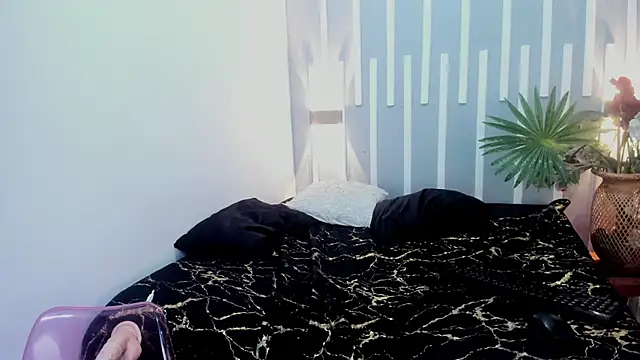 Nahomii__Doll élő XXX-chatje