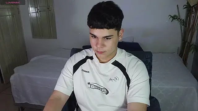 Chat XXX en directo de eithan_jonnes