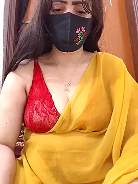 Show modela Saanvi-Sen na web-kameri