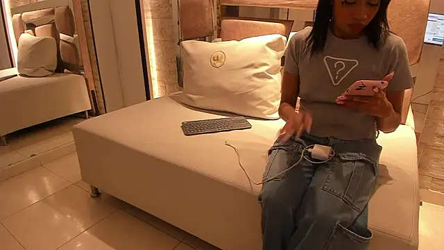 kitty_morii: απευθείας συνομιλία ΧΧΧ