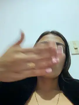 Chat +18 de Carolina_1111 ao vivo