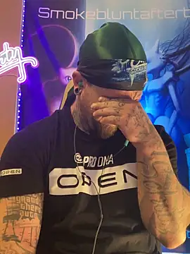 Smokebluntafterblunt Live XXX-Chat