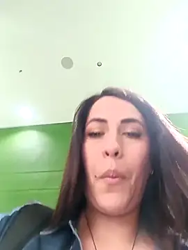 Lena-32 élő XXX-chatje