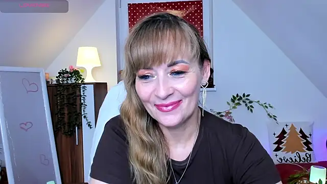 naughtymilane Live XXX-Chat