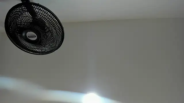 alicia_bond Adlı Modelin Web Kamerası Şovu