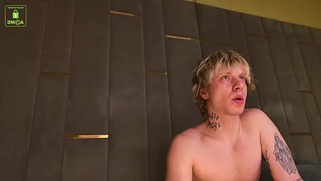 Pokazy przed kamerką – RyanRife