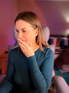 دردشة MaiseKnox الجنسية المباشرة