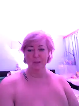 MissSilken's Live XXX Chat