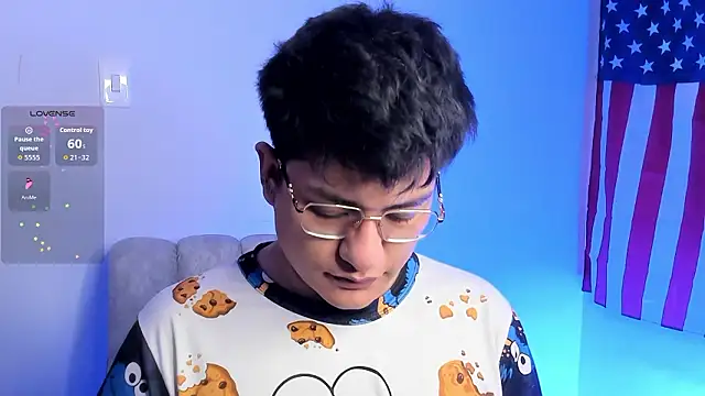 Theo_Rowan live XXX chat