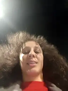 cleopatravodos: διαδικτυακό σόου στην κάμερα