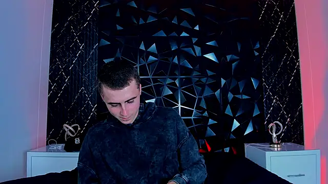 Pokazy przed kamerką – SpaceBoy1