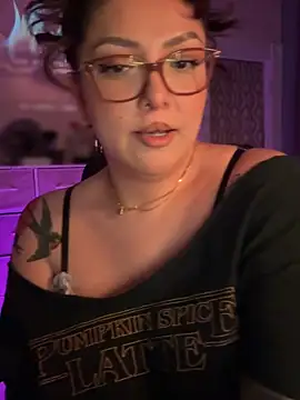 Pumpkin_bunny Show in webcam