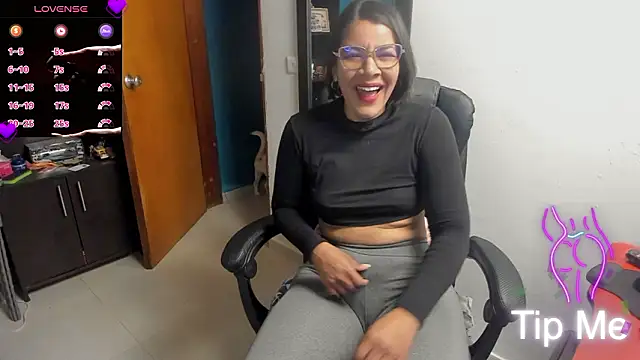 Živý XXX chat peanut_tangerine