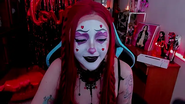 Maki33_ Adlı Modelin Canlı XXX Sohbeti