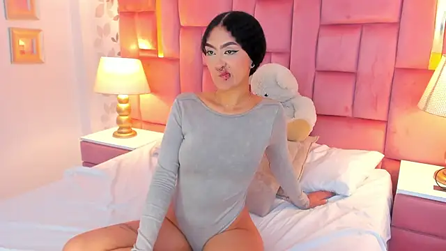 EllaEvanz 现场XXX聊天