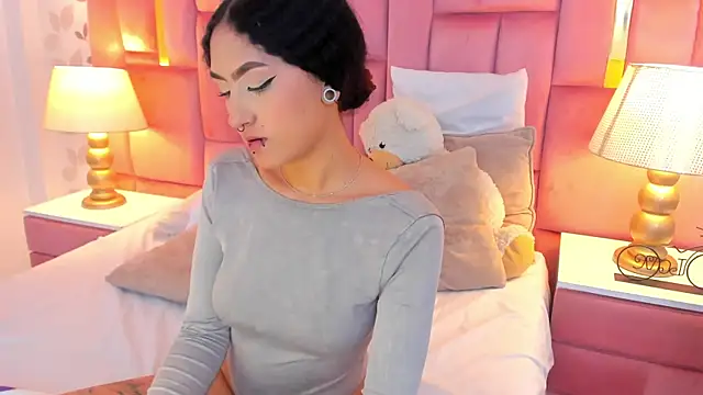 EllaEvanz Adlı Modelin Canlı XXX Sohbeti