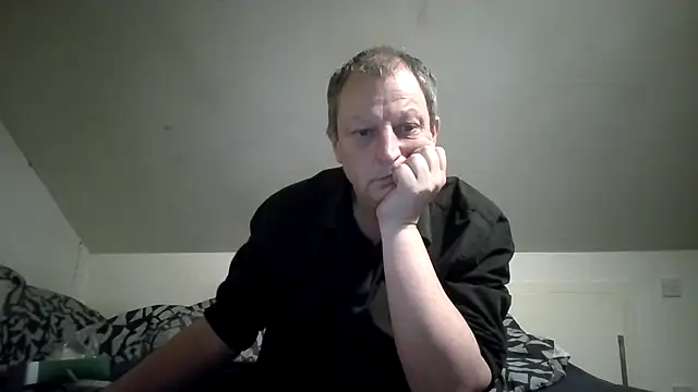 Pokazy przed kamerką – chubbybear2cum