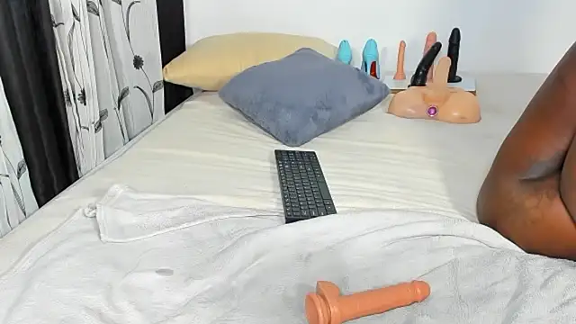 CREAMY_BUBBLEGUMのライブXXXチャット