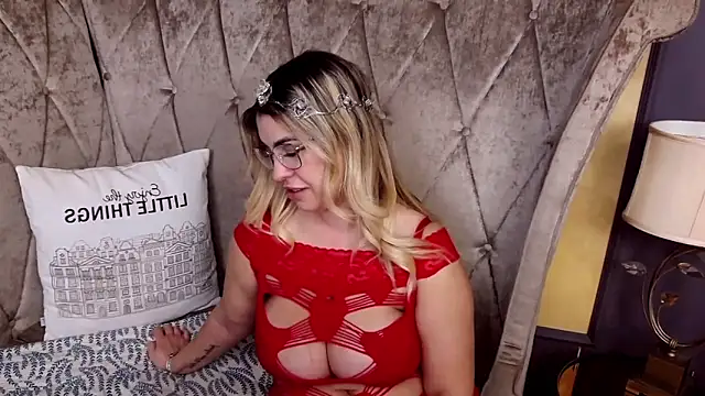 BustyGizelle's Live XXX Chat