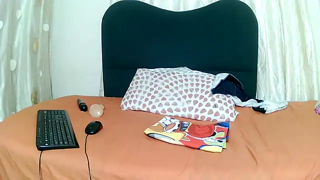 Exotic_FreakyQueen Adlı Modelin Web Kamerası Şovu