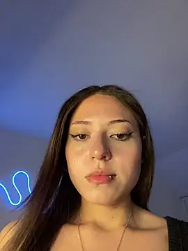 PrettyAmber Show in webcam