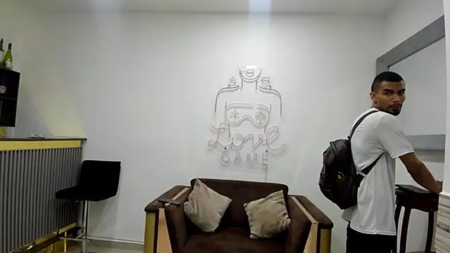 Rpoolrboy 即時 XXX 聊天