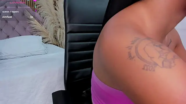 SelenaStonne live XXX chat