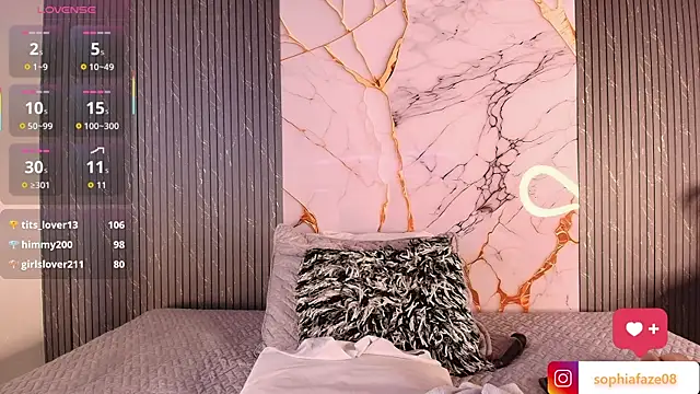 big_tits_in_your_face Webcam show