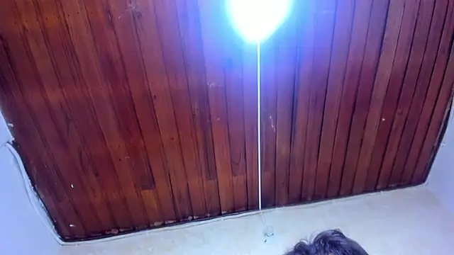 acoralivecm101 élő XXX-chatje