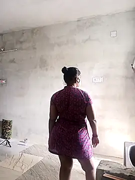 MaaliiiPonuTamil webkamerás műsora