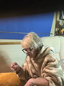 แชท XXX สดของ ladyboatlady