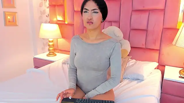 XXX chat uživo modela EllaEvanz