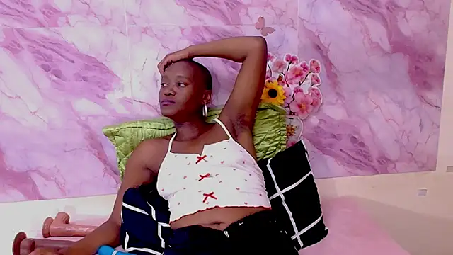 دردشة EbonyOlive69 الجنسية المباشرة