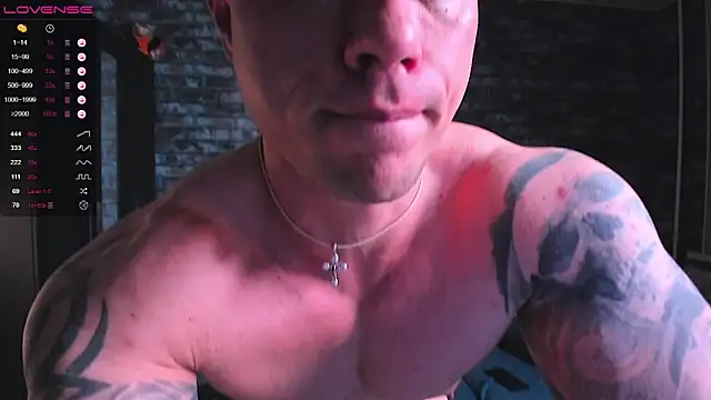 mark_normal: διαδικτυακό σόου στην κάμερα