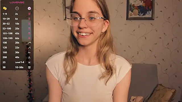 JoanBaggott élő XXX-chatje