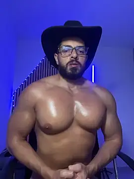 Show modela magnumchris na web-kameri