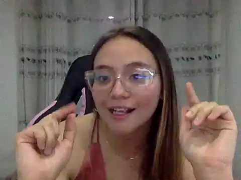 XXX chat uživo modela LOLA_R_
