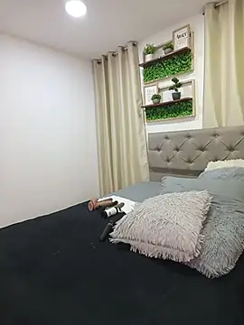 Chat +18 de sasi_luna ao vivo